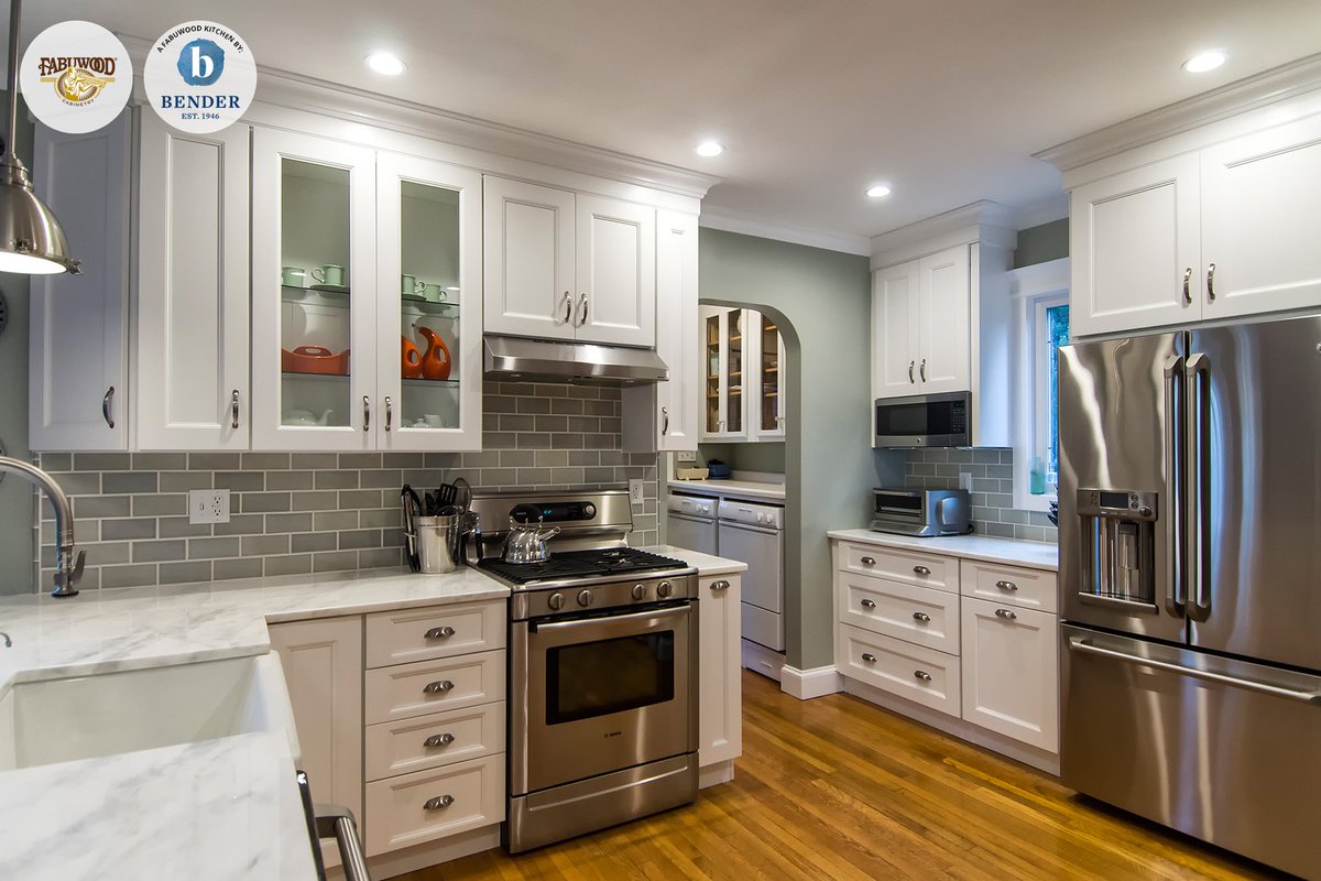 Fabuwood's tweet photo. Light, beautiful and ready for spring, our Nexus cabinets in Frost are an absolute winner. #ThinkFabuwood https://t.co/YYDmTVvU47