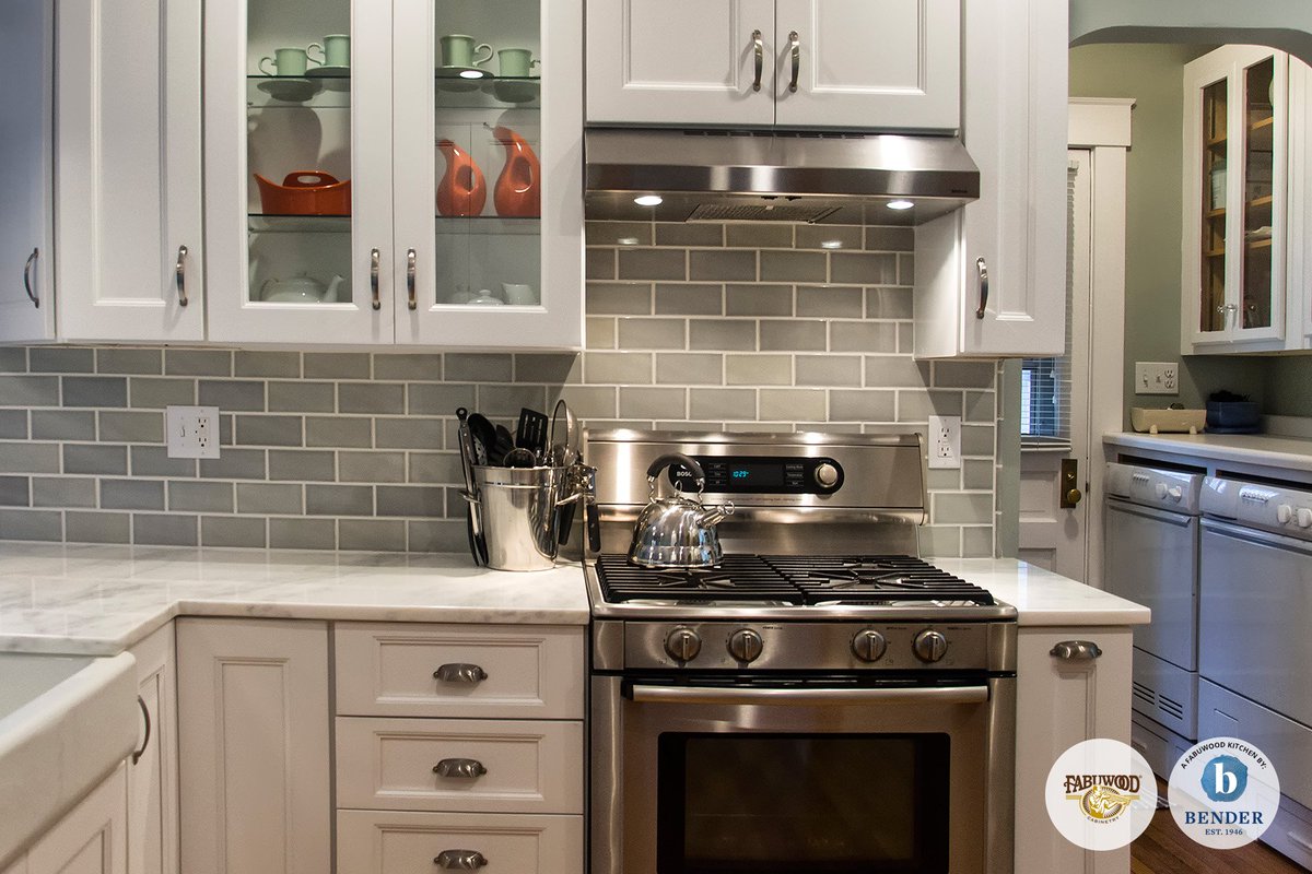 Fabuwood's tweet photo. Light, beautiful and ready for spring, our Nexus cabinets in Frost are an absolute winner. #ThinkFabuwood https://t.co/YYDmTVvU47