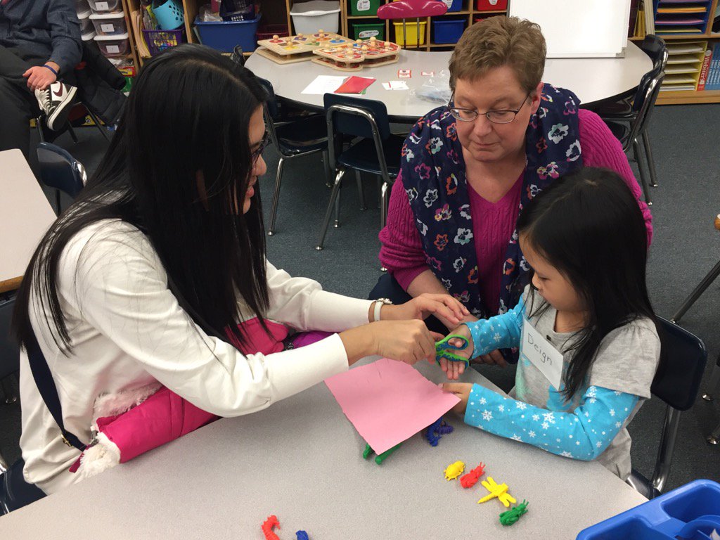 HZNElementary's tweet photo. First time scissor user! All new experiences @HZNElementary https://t.co/o0zh4Do5nT