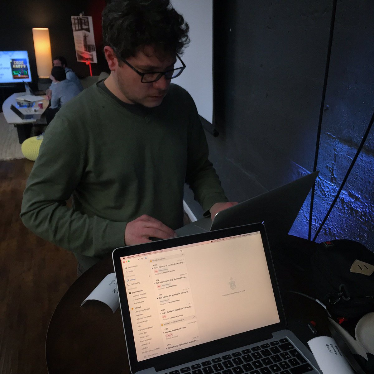 Thanks <a href="/AWSstartups/">AWS Startups</a> for providing us a dry place to work today ❤️#AWSLOFT