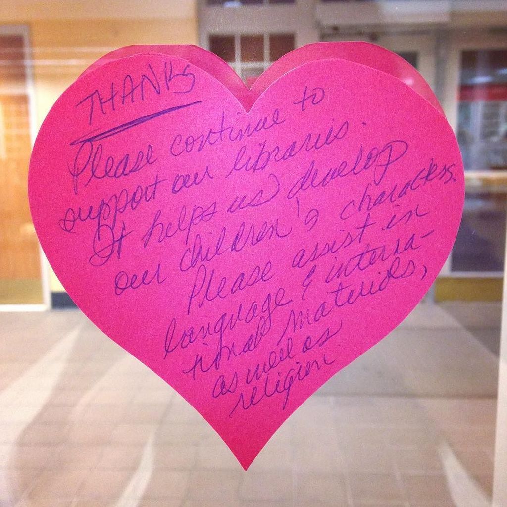 LaurenMoccio's tweet image. Leftover #Valentines written by #LibraryPatrons for #LibraryAdvocacyDay in Albany, NY. 📚💖 … ift.tt/2myrakP