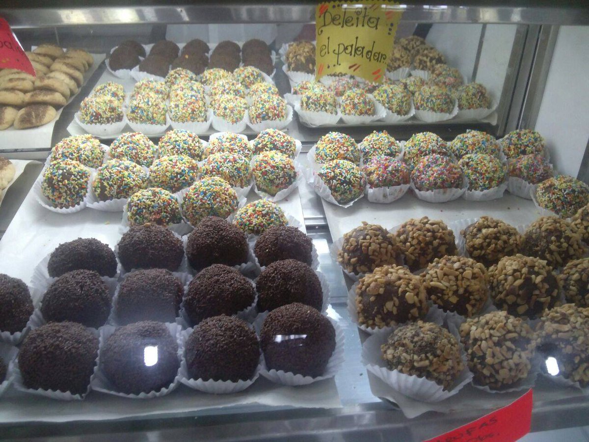 Mnfl_23's tweet image. A la venta porciones de tortas, trufas, brownie, yogur, y mucho mas,  Ofrecemos los mejores precios, Ven y aprovecha, has tu encargo☺️🍮🥄🍰