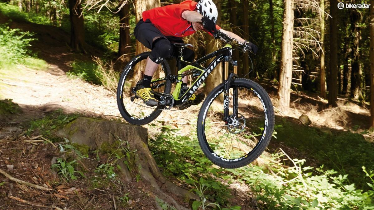 Drop offs can be intimidating… here's how to jump and roll them | buff.ly/2meCdPb