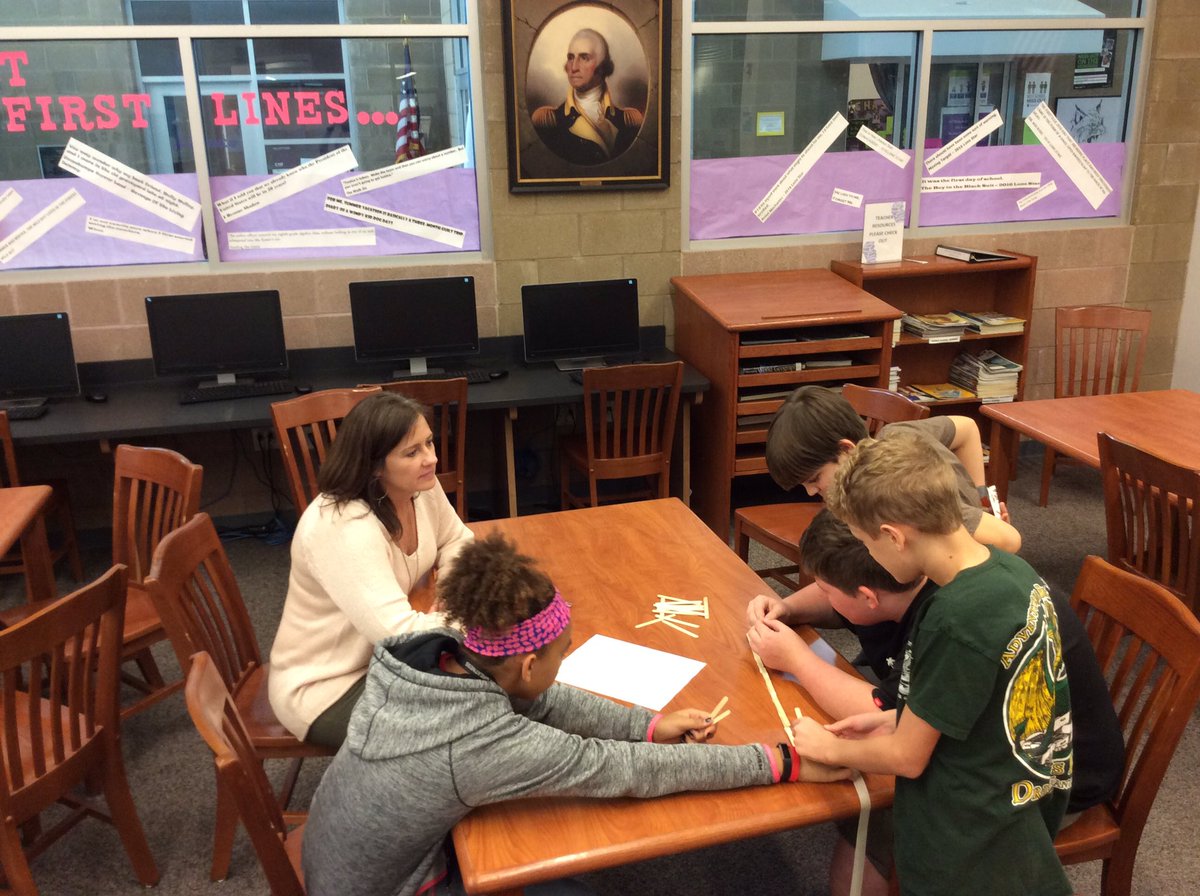 KellyClark50's tweet photo. Small group instruction discussing second design challenge #ElginLearns @ElginAcademics @RizaCooper https://t.co/o232EPkcVe