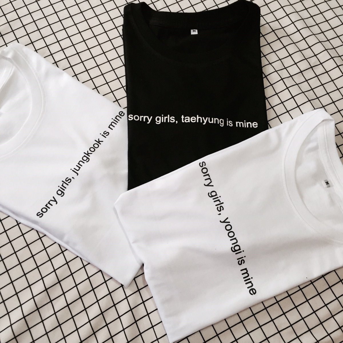 Vvvshop1's tweet photo. 💛250- เสื้อสกรีนพร้อมส่ง
เปลี่ยนชื่อได้ ออกแบบได้ แจกบน
#WingsTourInBangkok #THEWINGSTOURinbangkok #SpringDay4thWin https://t.co/E0vcYeiLuf