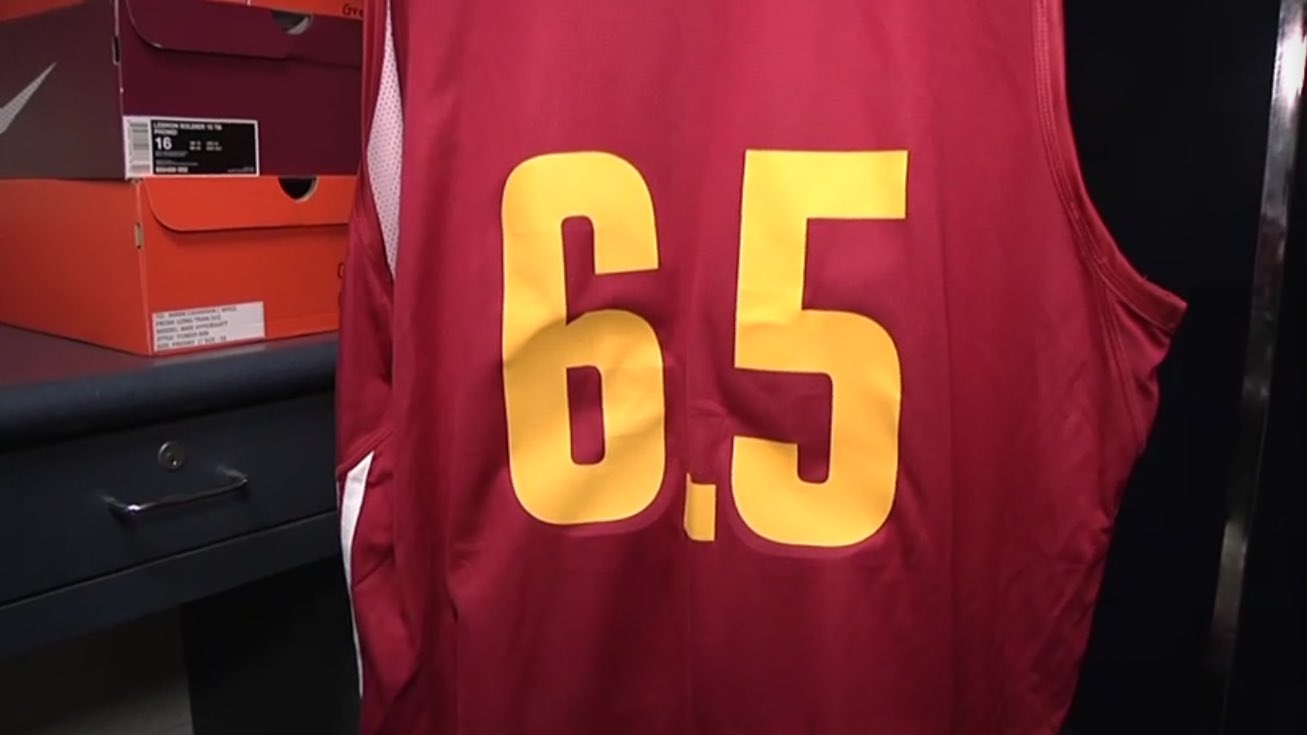 Tomer Azarly on Twitter: "Andrew Bogut had to wear jersey number 6.5 to Cavs  shootaround this morning since LeBron James has number 6 lol  https://t.co/HeEbncTiWA" / Twitter