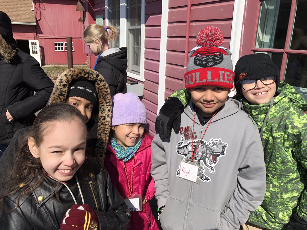 Beautiful day at the Simsbury Farm learning about the plant cycle, water cycle, &amp; erosion. <a href="/BSTEMhartford/">Betances STEM</a> <a href="/MrRichT1P/">Tyrone Richardson</a> @klv5180