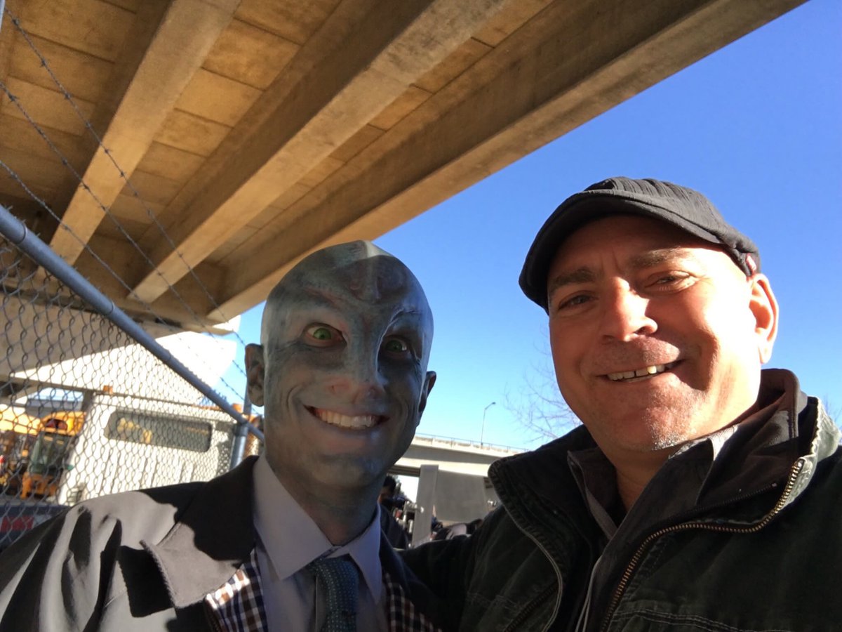 laracroftbra's tweet photo. 📸 Novas imagens dos bastidores de Supergirl. https://t.co/rsGna0MPPP