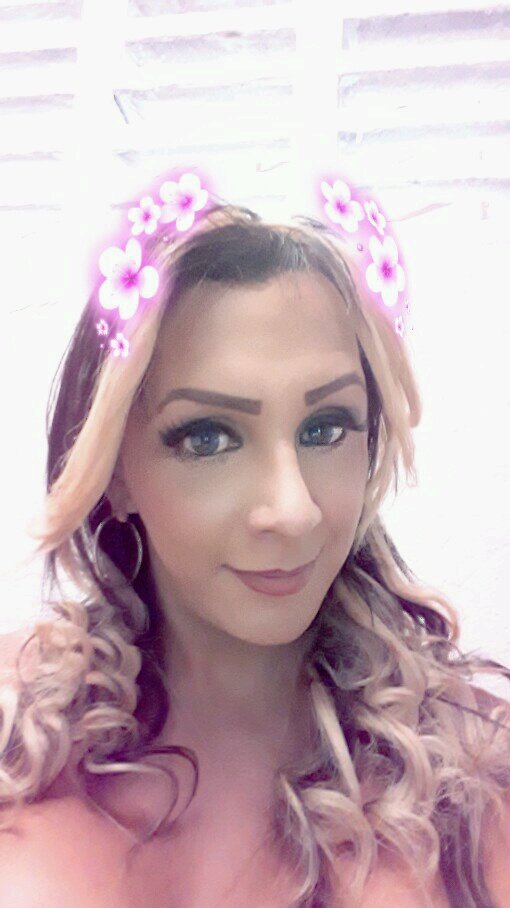 audrina_ts's tweet photo. Iniciando la semana com buen pie.... Relajada y bendecida 3015583139 @Bucaramanga @vanguardiacom @BellezasTrans @ellasexys @solotransvze https://t.co/iuU4mOWxOR