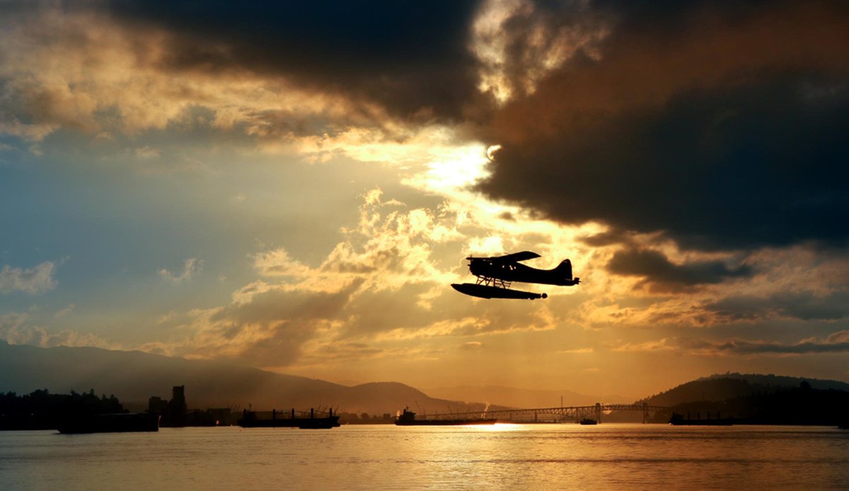 MyVancouver's tweet image. One of the great things about exploring #Vancouver is that you can experience the city in so many ways: ow.ly/Va2t309DO7A