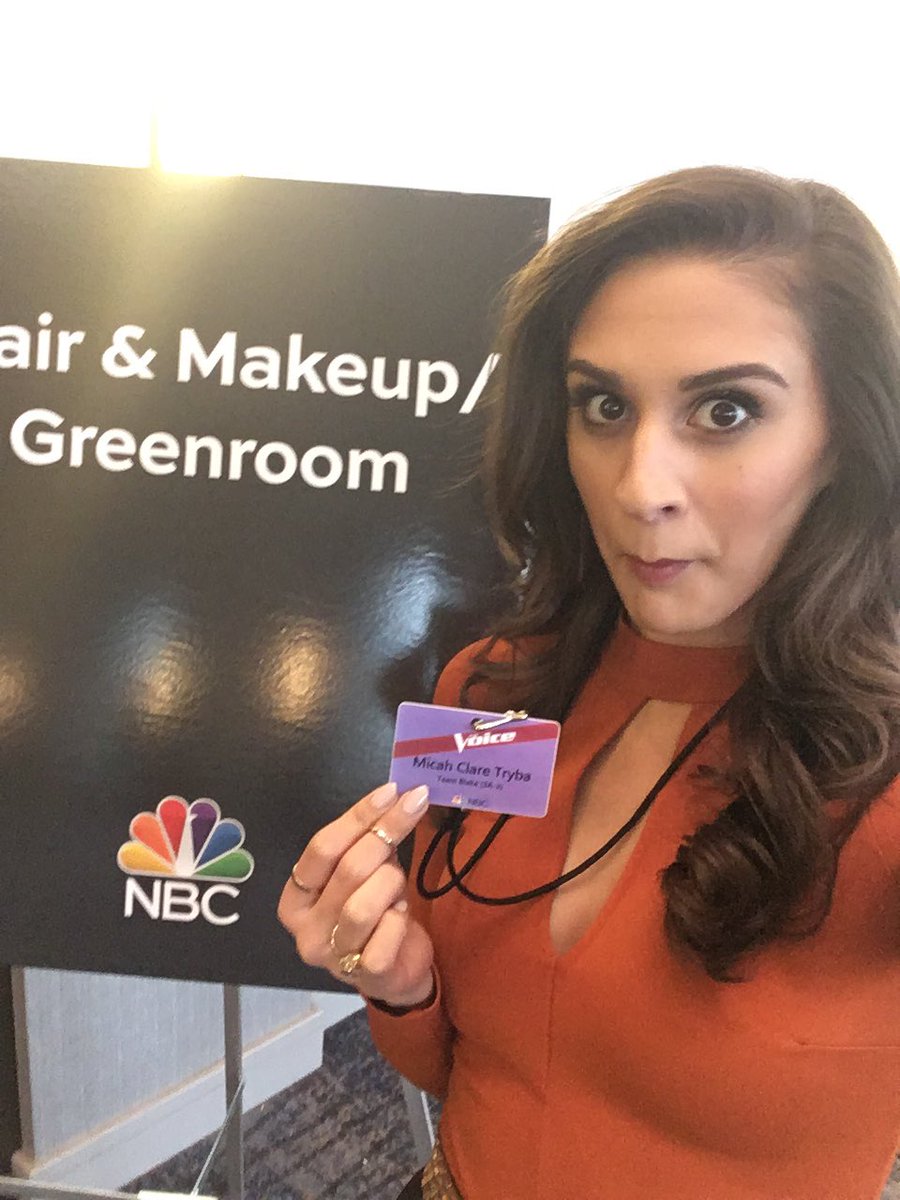 The moment that I'll remember forever! THEY DONT MAKE WORDS FOR THESE FEELINGS!! Thank you <a href="/blakeshelton/">Blake Shelton</a> for believing in me. #TeamBlake