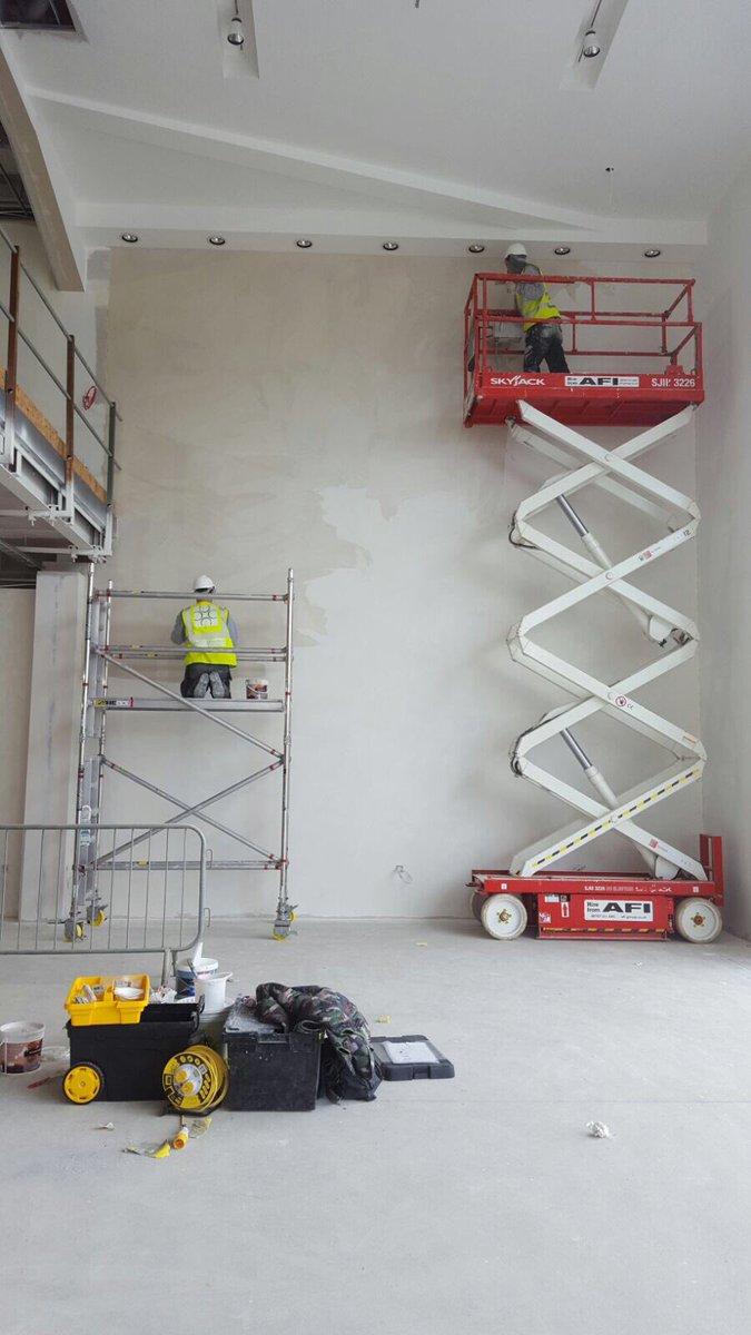 calfecrimmings's tweet photo. Retail feature #plaster wall ,access is always an issue #polishedplaster #italianplaster #interiordesignlondon #bespokewall #architectdesign https://t.co/iQAf6HJe4d