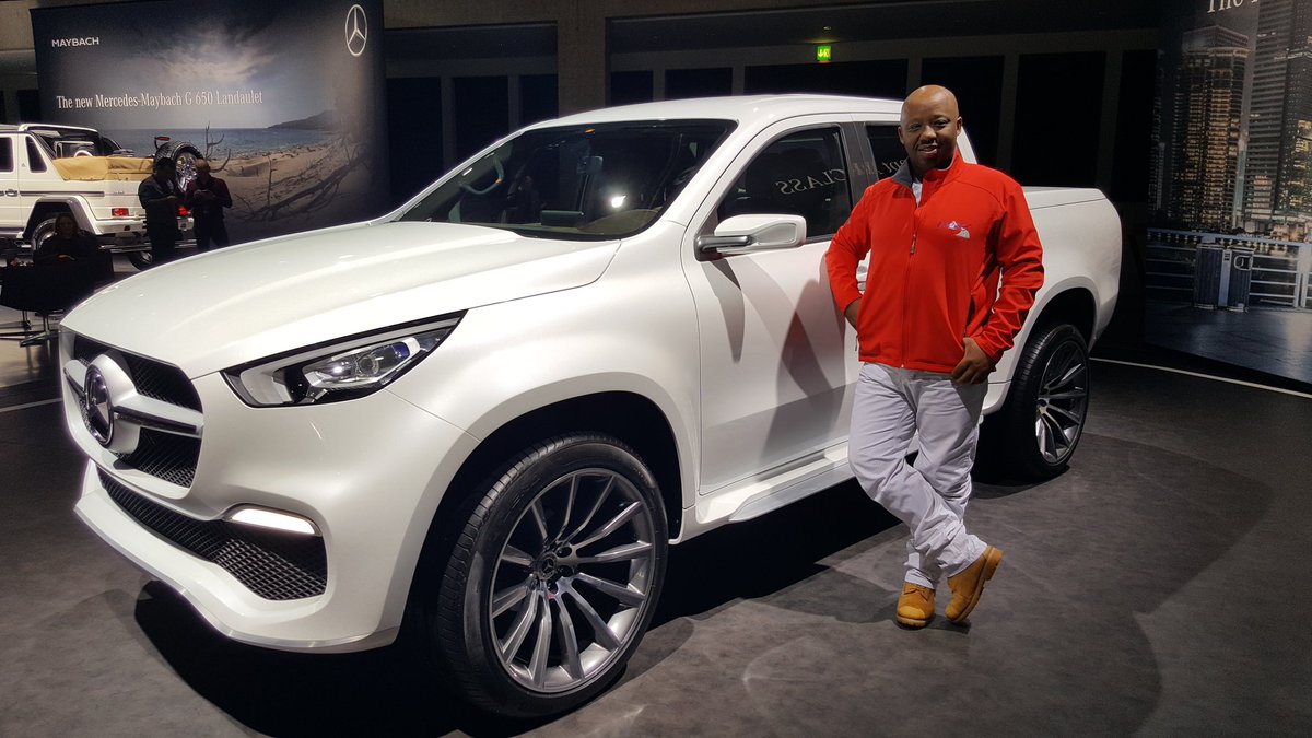 imoto_online's tweet photo. Mercedes on fire here.... X Class, G Maybach and slahla E Class.. slahla GT. #mbpickup @Mercedesbenz_sa https://t.co/Wbfv9pNXer