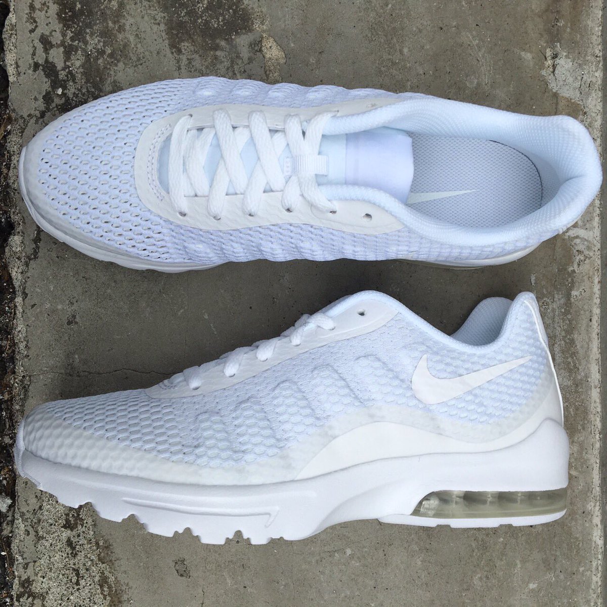 CHAPTER_STORE's tweet photo. 【CHAPTER原宿店】
New arrival!!
NIKE AIR MAX INVIGOR SE
870614 100
¥9,000(+tax)
#Nike #ナイキ #airmax #airmaxinvigor #invigor #スニーカー https://t.co/szQ5LhpVUY