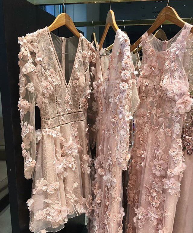 paulpaupower's tweet photo. #Coloroftheseason #Blush #palerosette #prettyinBlush #3dfloral #textileFabric #Bridesmaiddresses @Mood_Fabrics https://t.co/df7CbRoRRy