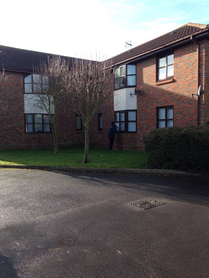 pogbrush's tweet photo. Commercial window cleaning. Pure water &amp; traditional across Essex. 01268950123 #clean #PJR #Essex #commercial #purewater https://t.co/6le1jhwYQK