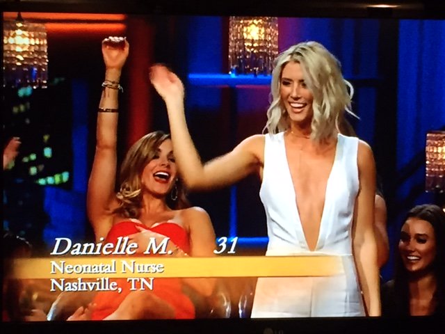 BachelorNews's tweet photo. "Ok, I love overalls but I love the feel of bed sheets. What can you do for me?" -Danielle M. to designer #TheBachelor https://t.co/LpuksMLNIG