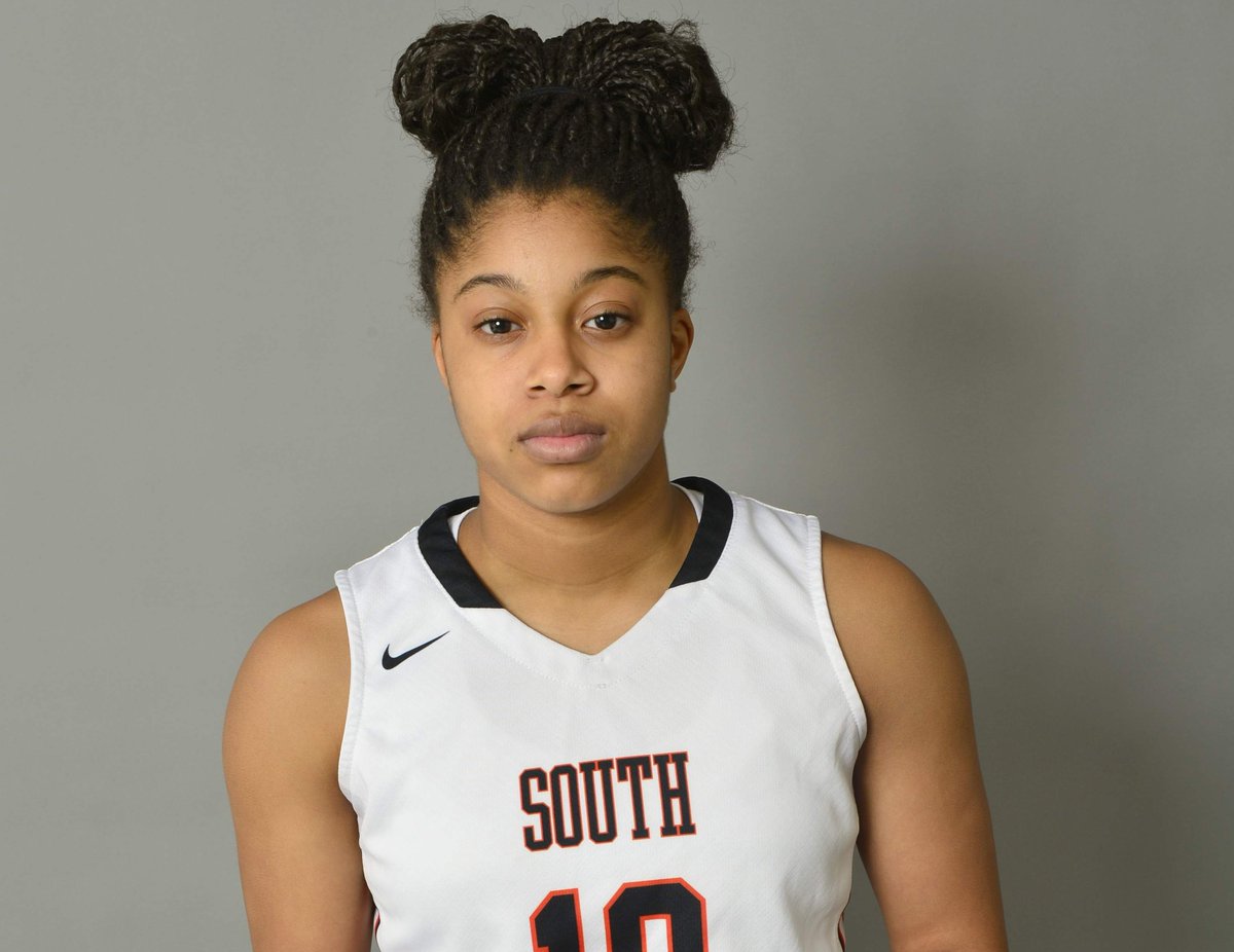 GazMailPreps's tweet photo. South Charleston's Aaliyah Dunham named Kanawha Valley girls basketball Player of the Year for second time https://t.co/ufCxtybUAL https://t.co/GADks3OHfi