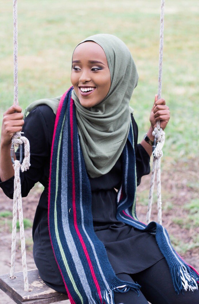 zamzamaalii's tweet photo. #blackoutday senior pics 👀 3 more months till that day 🕓 https://t.co/QycEpyl8na