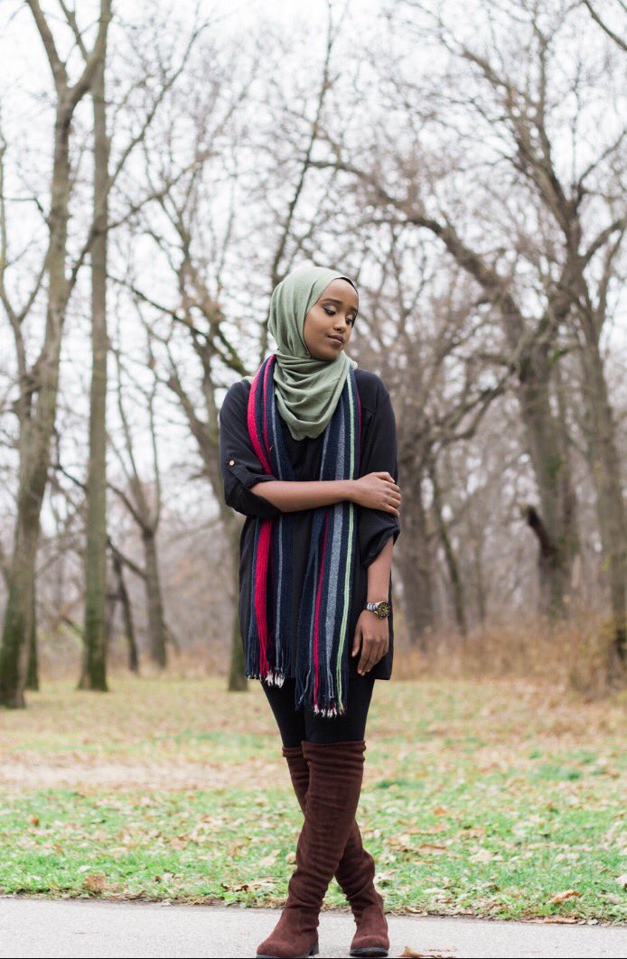 zamzamaalii's tweet photo. #blackoutday senior pics 👀 3 more months till that day 🕓 https://t.co/QycEpyl8na