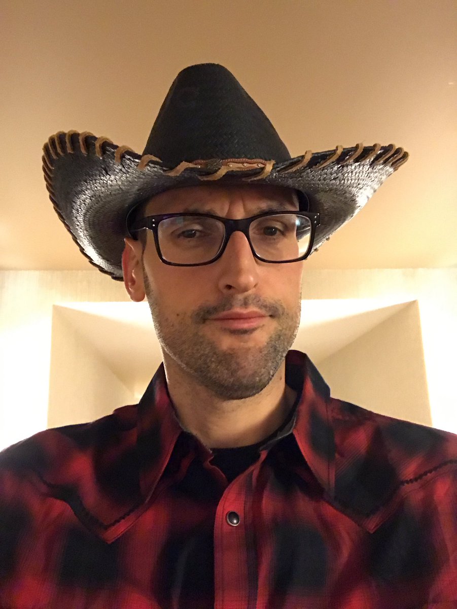 tojulius's tweet photo. This is happening #CECRoundup https://t.co/S3g2TEpKov