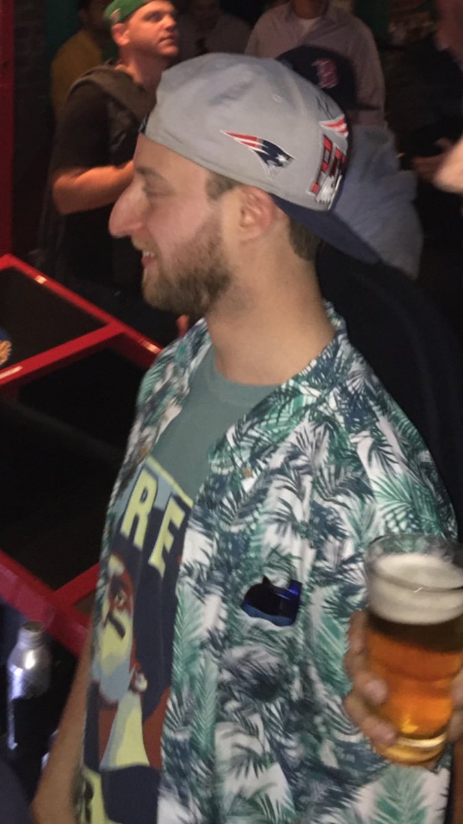 kirrane89's tweet photo. @stoolpresidente we found you in San Francisco  photo credit @Treannie3 #massappeal #onenoseeveryoneknowstheface https://t.co/rk9UlfnxZQ
