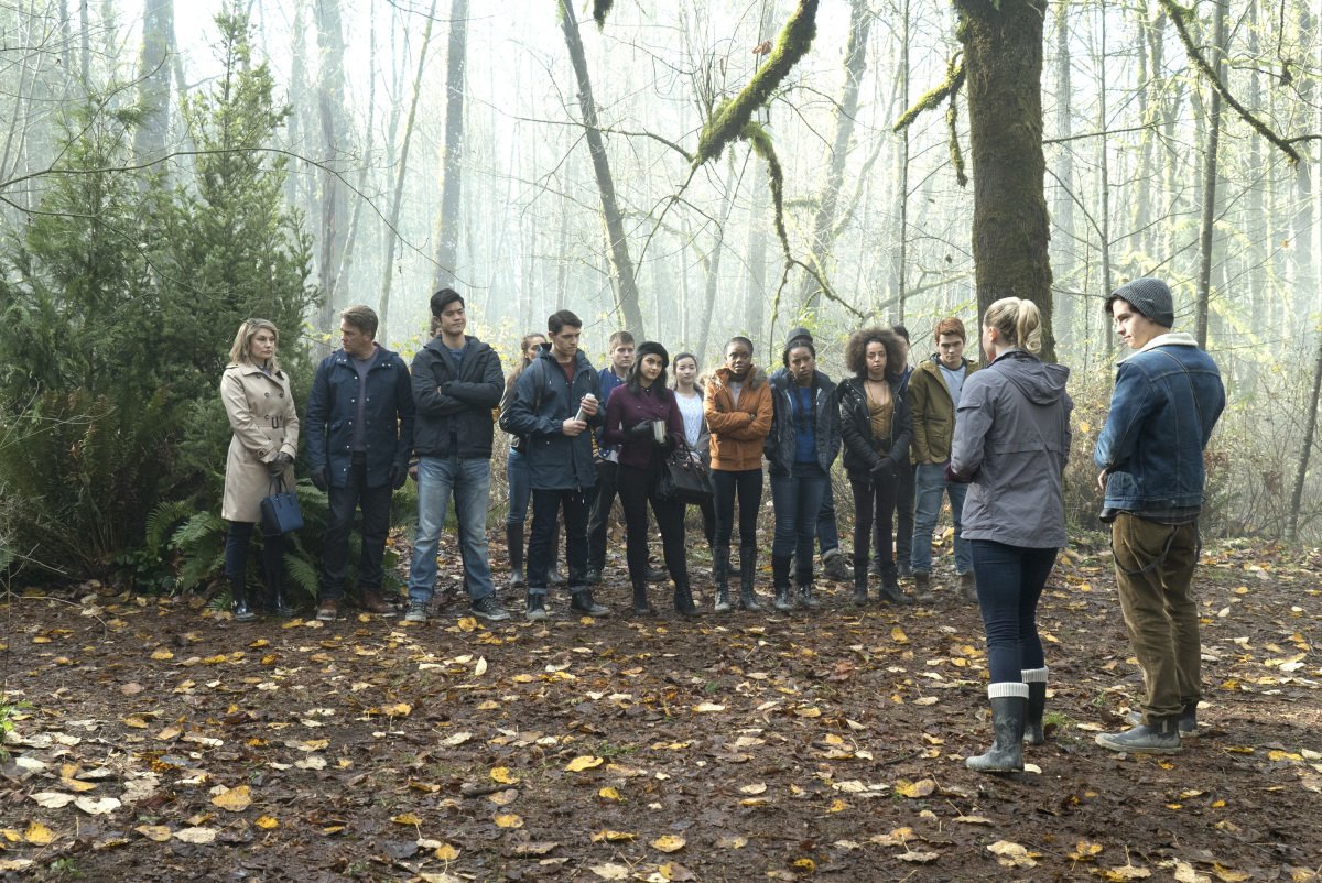 ArchieComics's tweet photo. The gang searches for clues in Thursday's new episode of #Riverdale. Catch up now: https://t.co/vmmxtkVeFo https://t.co/ENhxHtPgiA