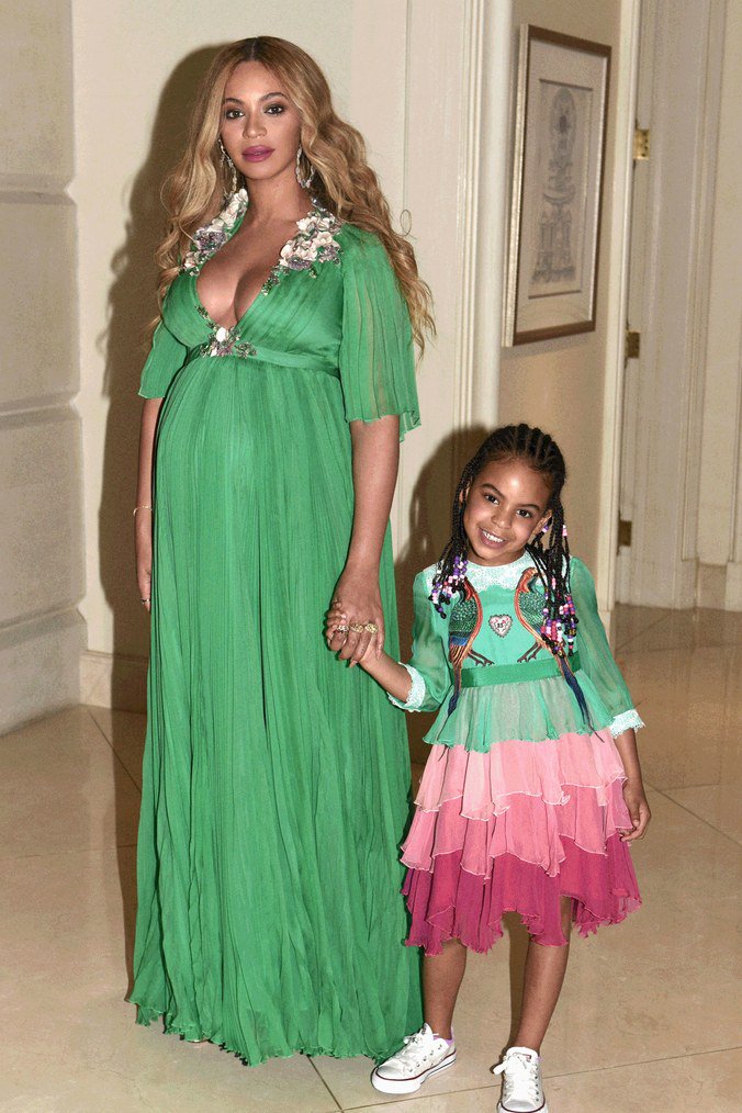wmag's tweet image. Blue Ivy wore a $26,000 Gucci dress to the Beauty and the Beast premiere. wmag.cm/zEguBXA