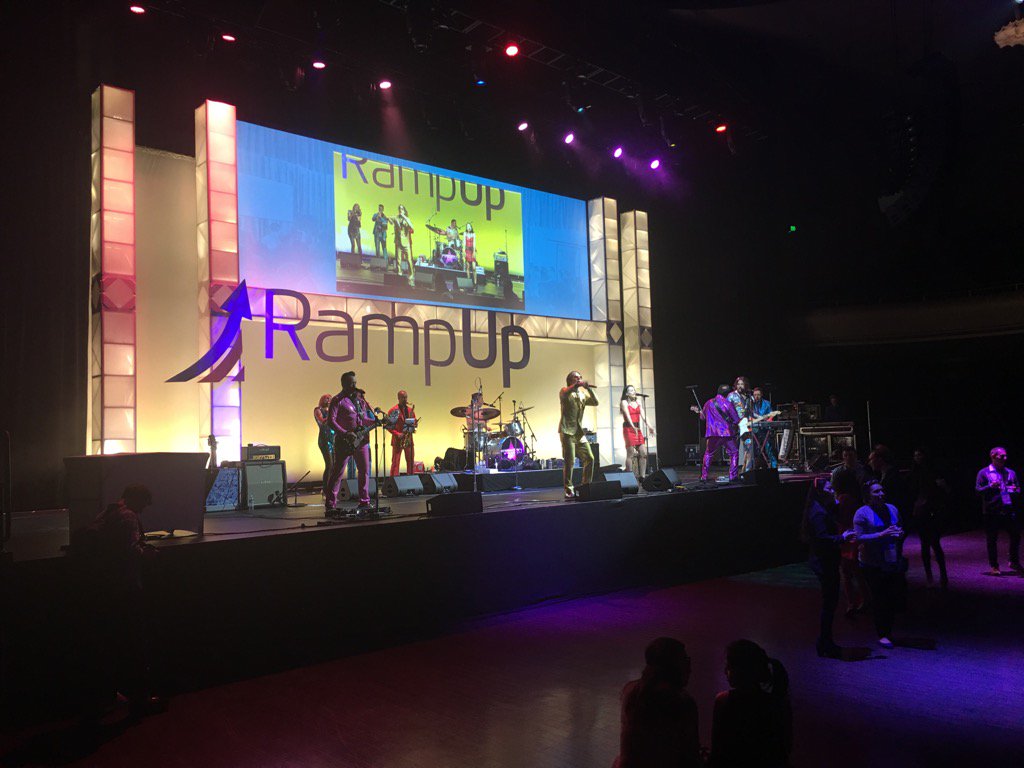 GuestBrew's tweet photo. @LiveRamp throws one helluva party. #Rampup17 https://t.co/Zzv3UsVvMb