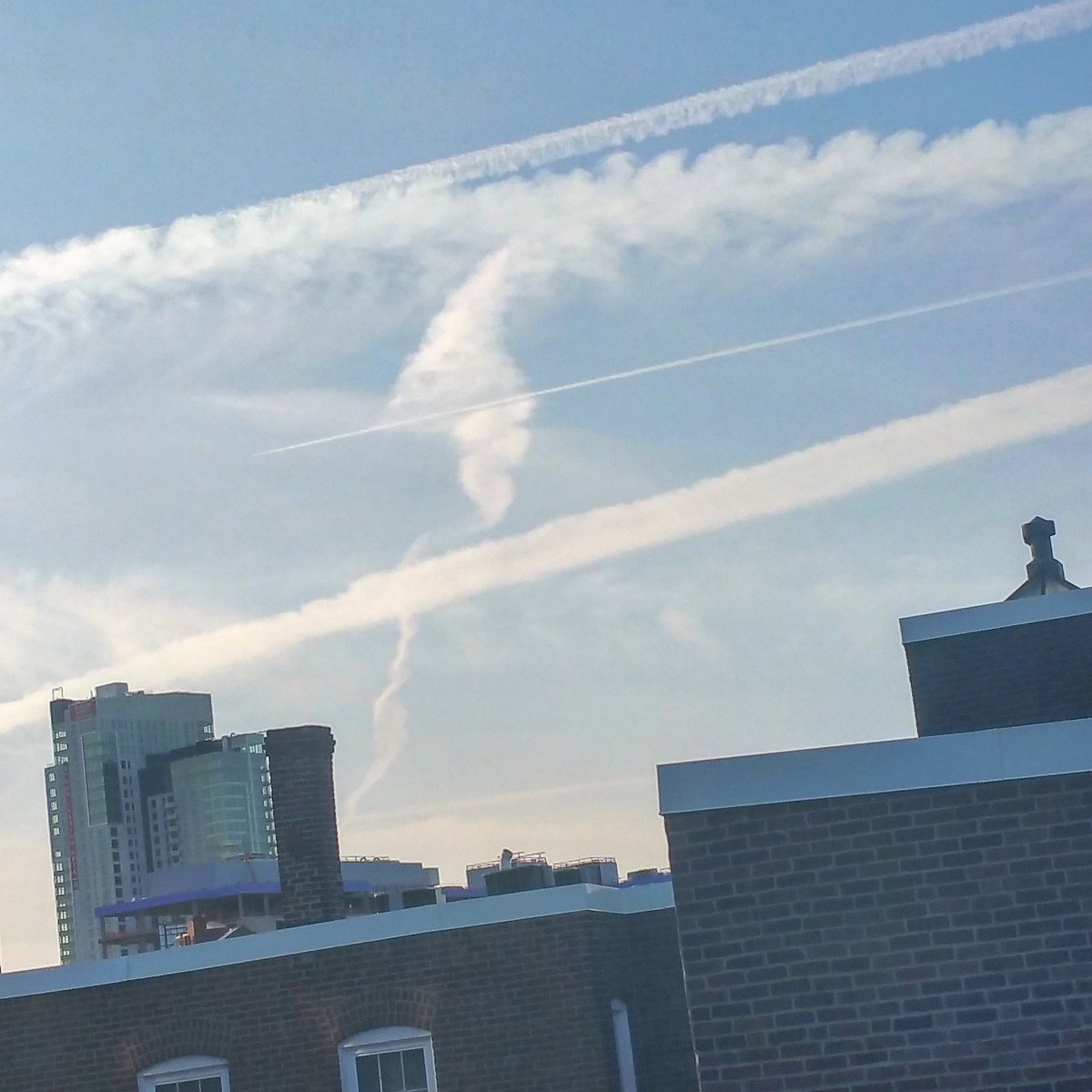 MzzPeacock's tweet photo. @realDonaldTrump PLEASE stop the chemical assault on us via geoengineering/ chemtrails. Boston is getting assaulted 24/7 https://t.co/fLMuTWnGxm