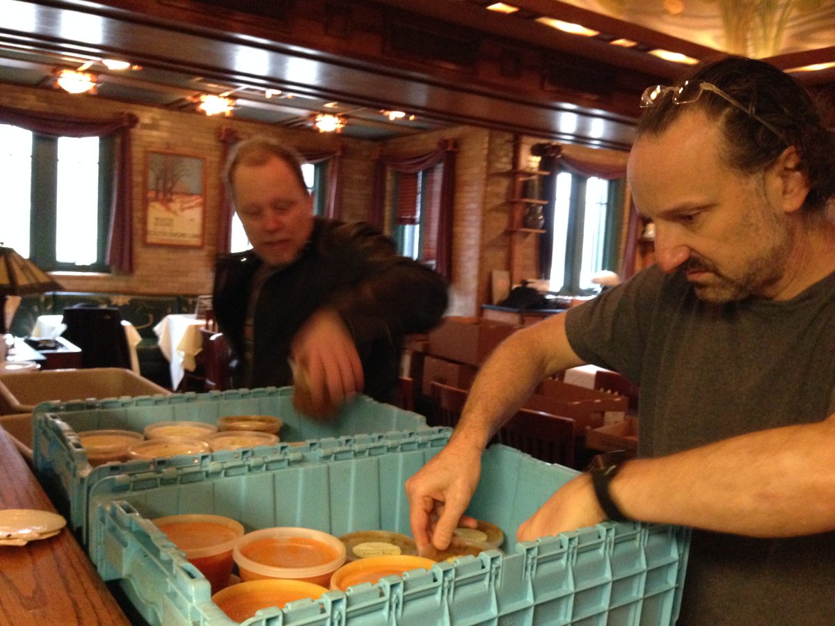solidaritysoup's tweet photo. Chefs making things happen for a cause, #SolidaritySoup. Here's @PaulFehribach of @bigjones doing work with @northpondbruce. #soupforyou https://t.co/z1XExerywd