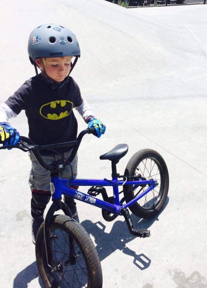 SpawnCycles's tweet photo. Whether you are a kid or an adult..doesn't riding a bike me us all feel a bit like Batman!?
#spawncycles #grom #mtbkid #batman #borntoride https://t.co/ztSkNjw7Px
