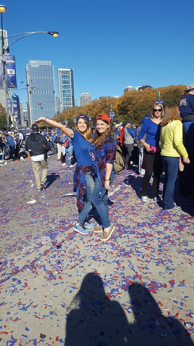 Big &amp; Little take the Cubs parade <>

#uiucactualsororitymove #uiucpanhelprideweek #adpi