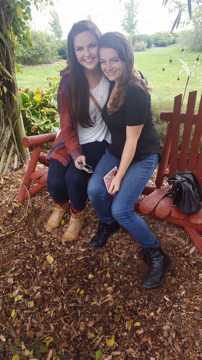 Killing time at the sisterhood retreat <>

#uiucactualsororitymove #uiucpanhelprideweek #adpi