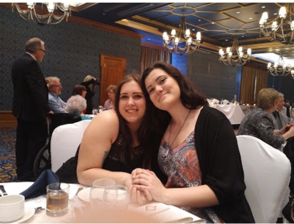 figurejulie's tweet photo. kasssie and i are so cute https://t.co/fWjsOvfqP5