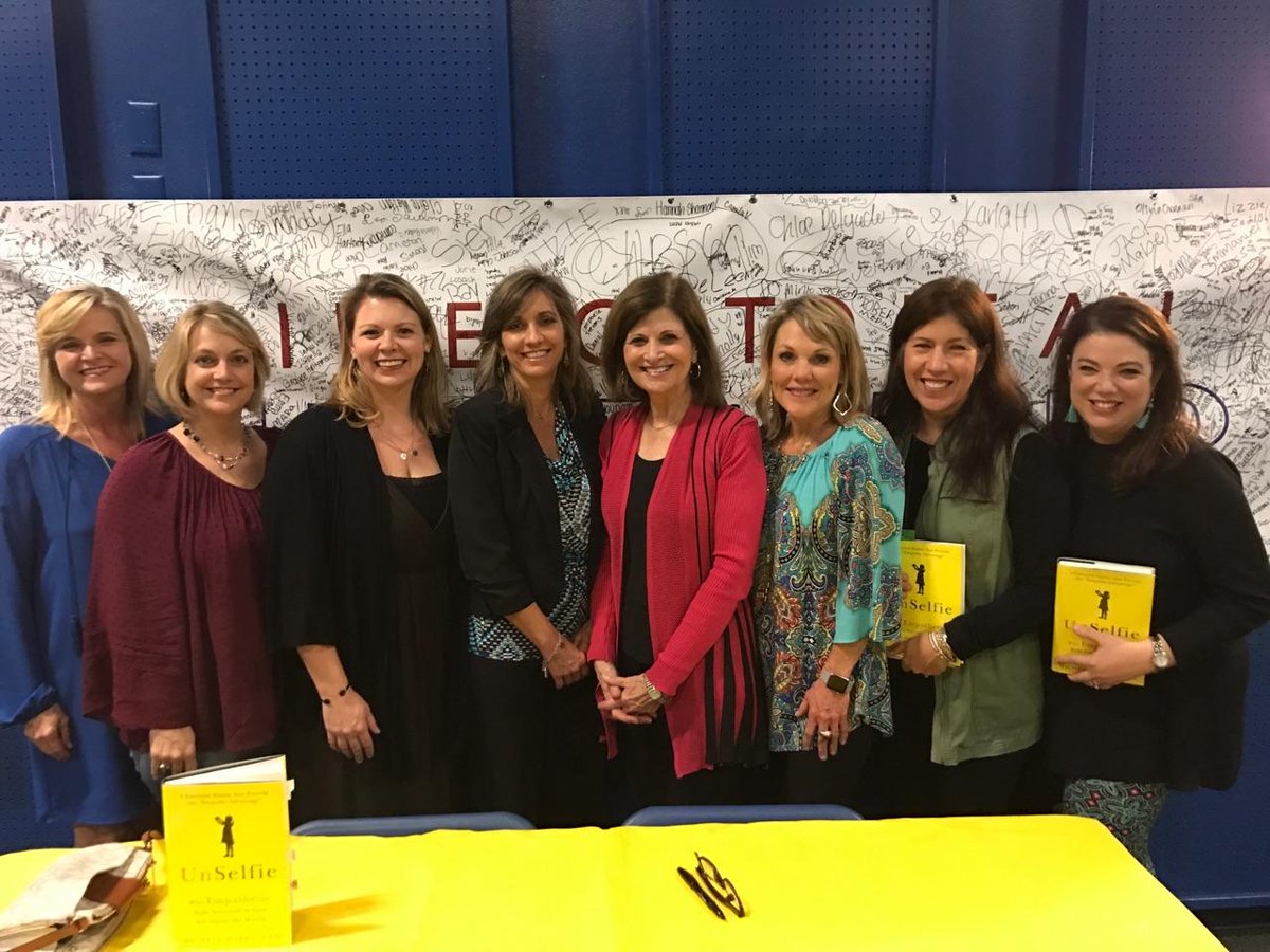 lagueuxamy's tweet photo. Loved hearing Dr. Borba speak about teaching empathy @AHISD #heartofheights with my #character2016 peeps! @micheleborba @HowardAHISD https://t.co/oa5tfZB9T5