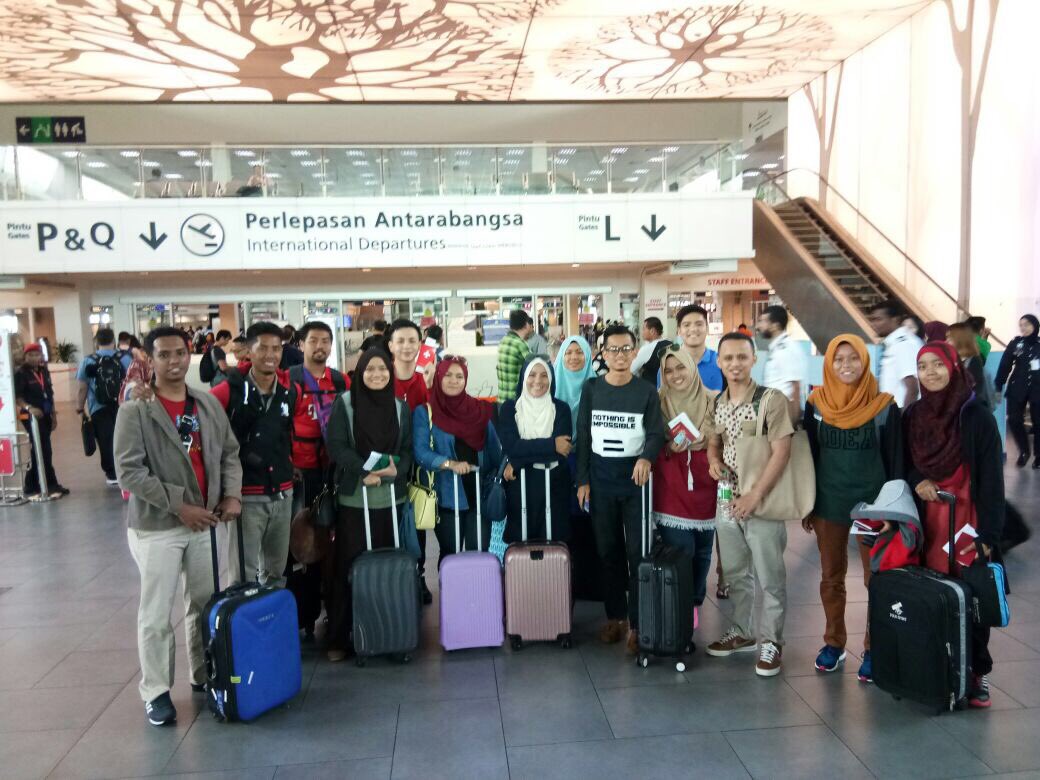 twt_pismpbnk14's tweet photo. Bismillah. Ke Jakarta, Indonesia ke kita โค๏ธ
#bakalkaunselor #ipgkkb https://t.co/cjN7K7VHVm