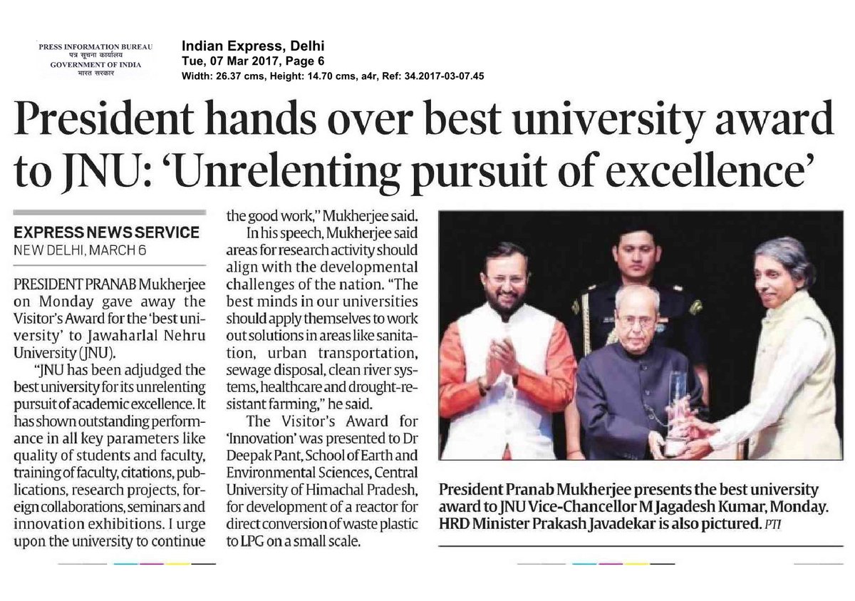EduMinOfIndia's tweet photo. President hands over best university award to JNU: 'Unrelenting pursuit of excellence' https://t.co/bBdvdHEqjO