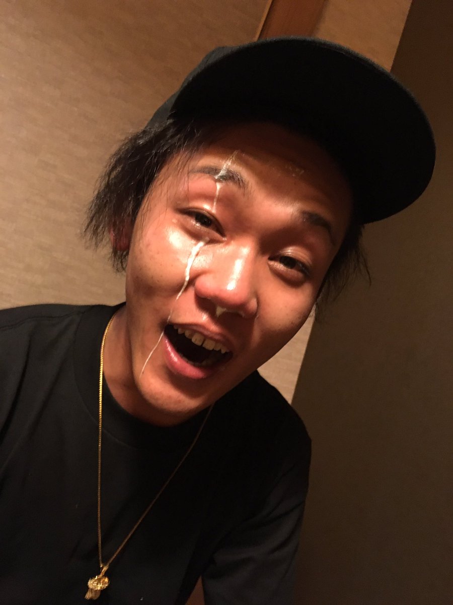 ayaton1300's tweet photo. HBD🍰今年も元気に鼻から味噌汁おねしゃーす！ https://t.co/6IYOK5izNC