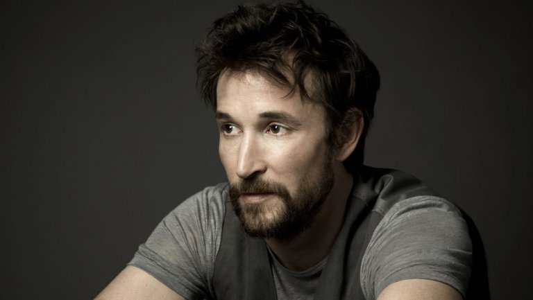 THR's tweet photo. #ER grad Noah Wyle returning to broadcast with lead role in CBS NSA drama pilot https://t.co/Y7ctvKYcN0 https://t.co/oXgSZW5Wwi