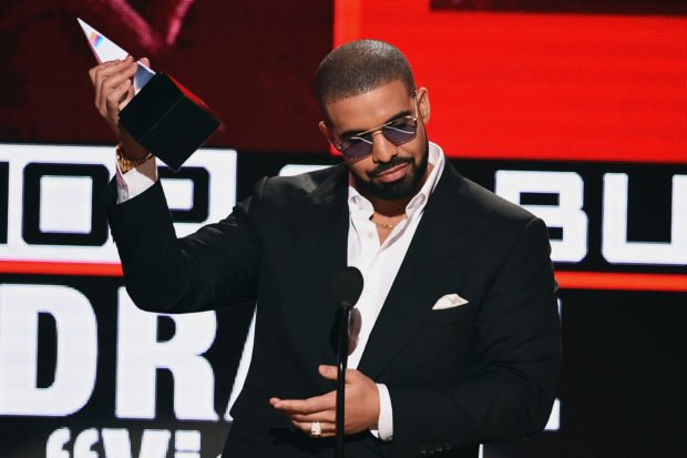 greatlakesmix's tweet photo. #Glm News| 2017 iHeart Radio Award: Full List Of Winners -  https://t.co/rNRbDkQy1q https://t.co/KGo5goZ9mB