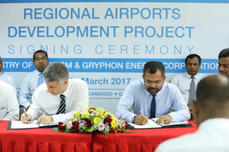 vaavu's tweet photo. 5 airport eh elhumuge biya mashrooeh Malaysia ge kunfunyakah https://t.co/BWnaOO8HLA https://t.co/2aos9SyyP8