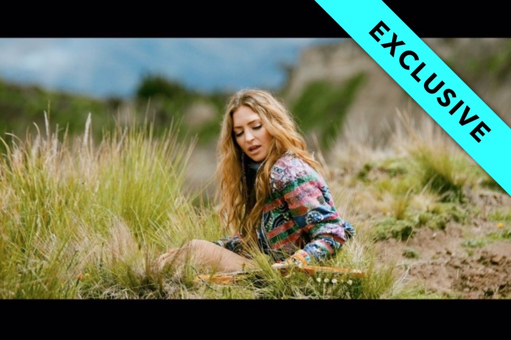 Mirellamusic's tweet photo. Ya está !!!! Entren @TIDALHiFi para ver mi video musical nuevo “La Corriente”! https://t.co/tq4v9AzgjA https://t.co/B80xFdo5Ym