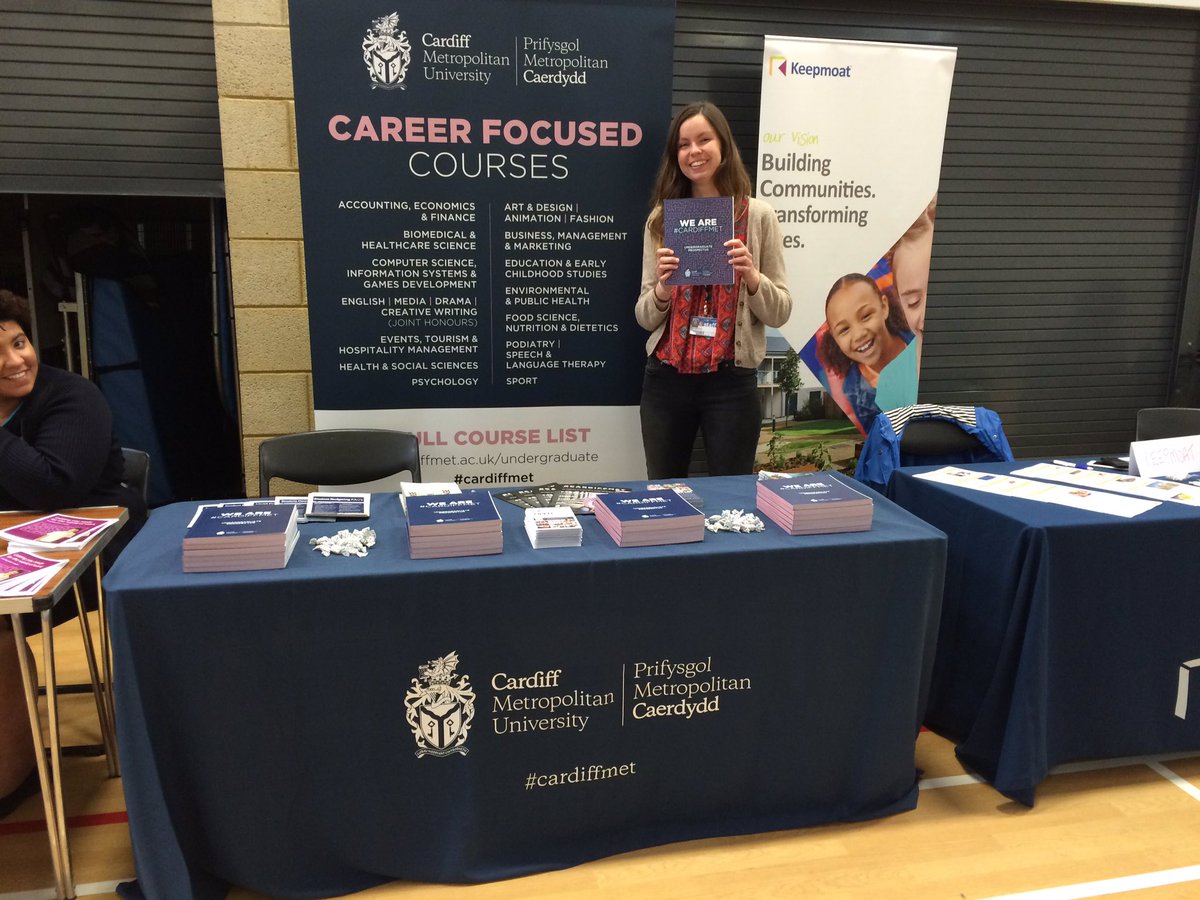 CardiffMetSCL's tweet photo. GOOD MORNING from @coleggwent! Sarah is here to help with #unicourses @cardiffmet @extra #UCASdeadline #GetReadyForUni #cardiffmet :) https://t.co/F38HJWNp9R