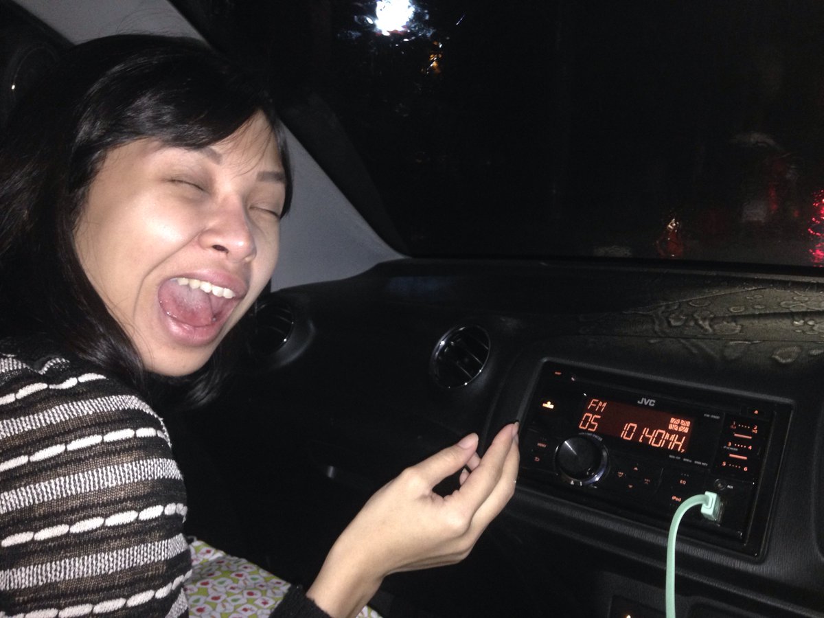 Ujan2 #dengerintraxfm @TraxFMJKT