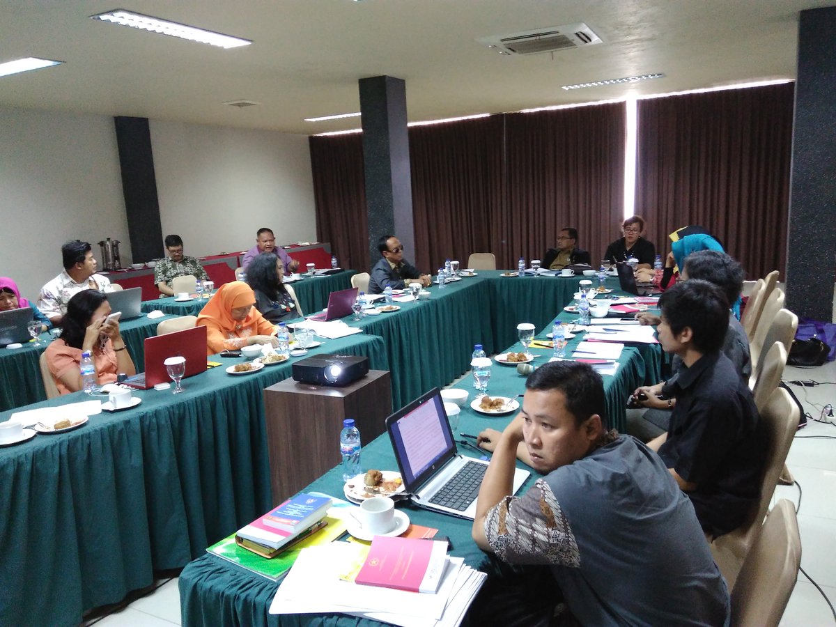 UUDisabilitas's tweet photo. suasana pembahasan Draft RPermensos ttg #KPD oleh Kemensos dengan mengundang K/L terkait dan masyarakat #UUDisabilitas https://t.co/PeoLtykrqX