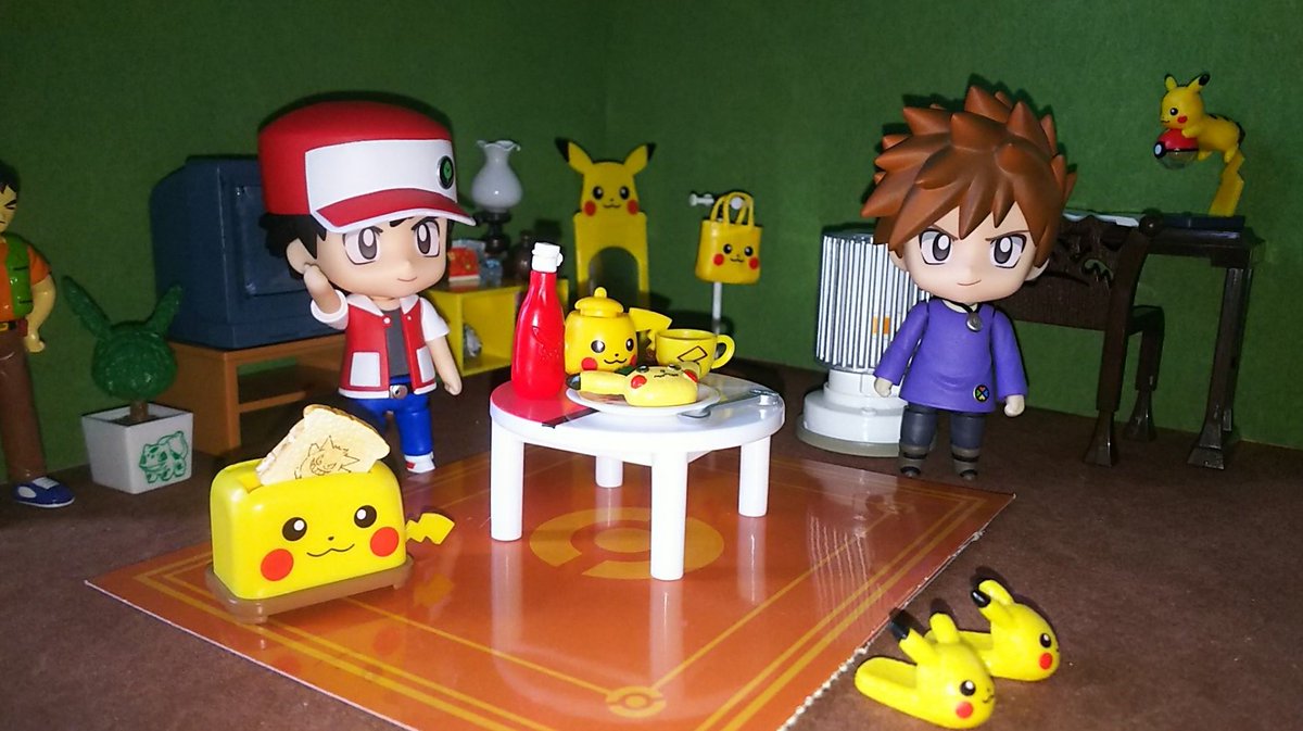 あぼん レッドとグリーンのねんどろいどやっと開けたのでとりあえず置いてみた やっぱりピカチュウルームの小物と相性いいっすね あみあみのページ見てたらピカチュウの木漏れ日カフェってのも予約始まってたからこれも絶対買うわ ちなみに某ねんどろの
