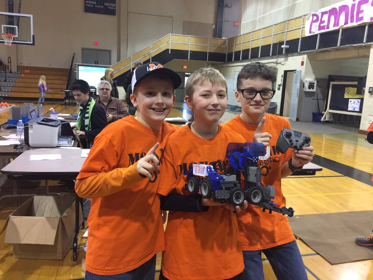 Pocketmouse5's tweet photo. Team Jolteon wins Teamwork Skills and a spot at #VEXWorlds #omgrobots https://t.co/4uBPcHuLQL