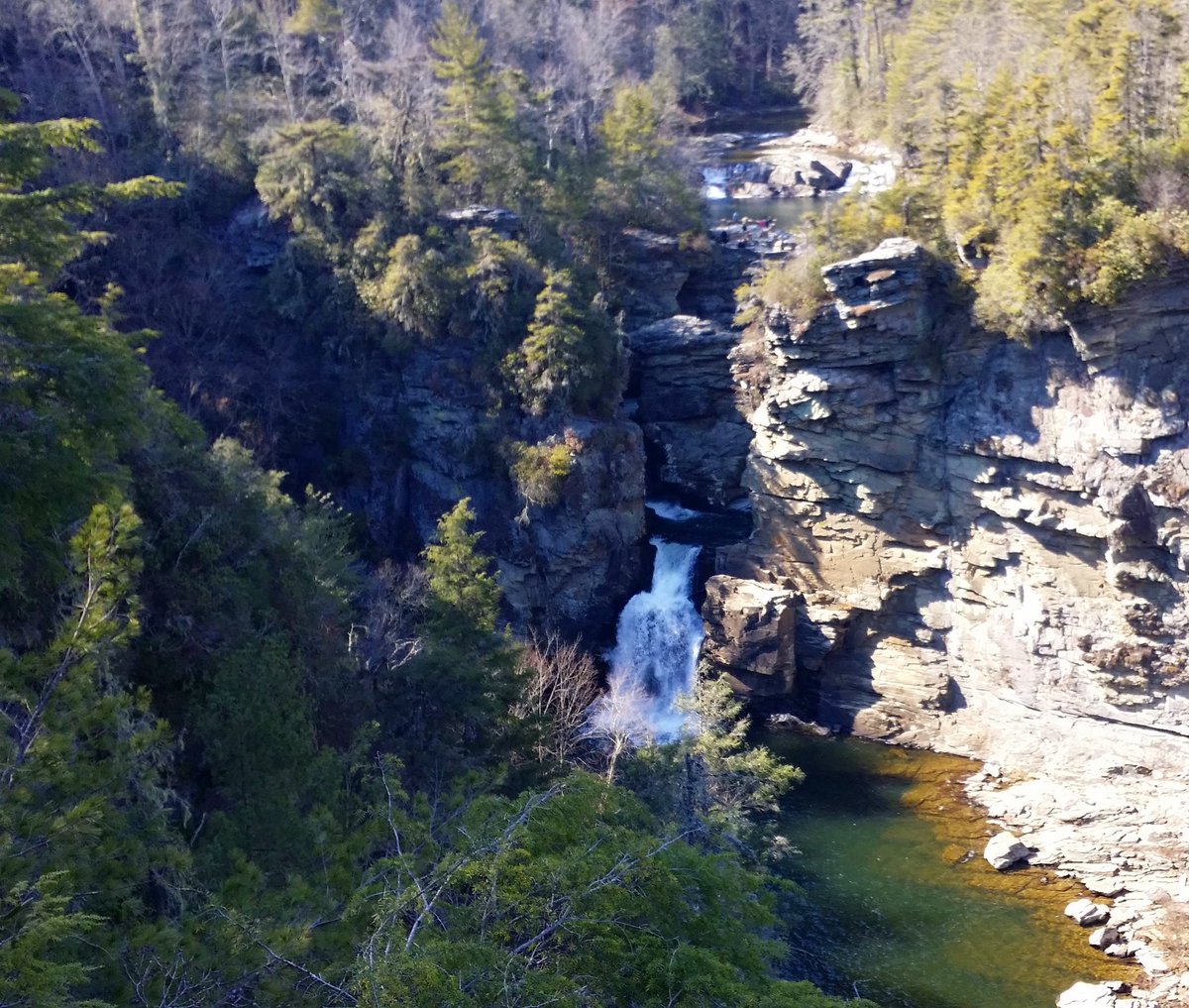 escapade_house's tweet photo. Hiking in #linvillegorge in NC! Gorgeous views all around! #bestofthesouth https://t.co/ydqdNID0K0