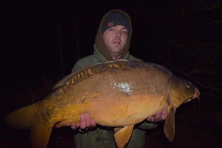 ActiveBaitsHull's tweet photo. Team member James Ward bank these two beauties using the peardrop wafters over the new test bait and particle. 27lb 4oz &amp; 26lb 8oz. https://t.co/X0FDcQaeUo